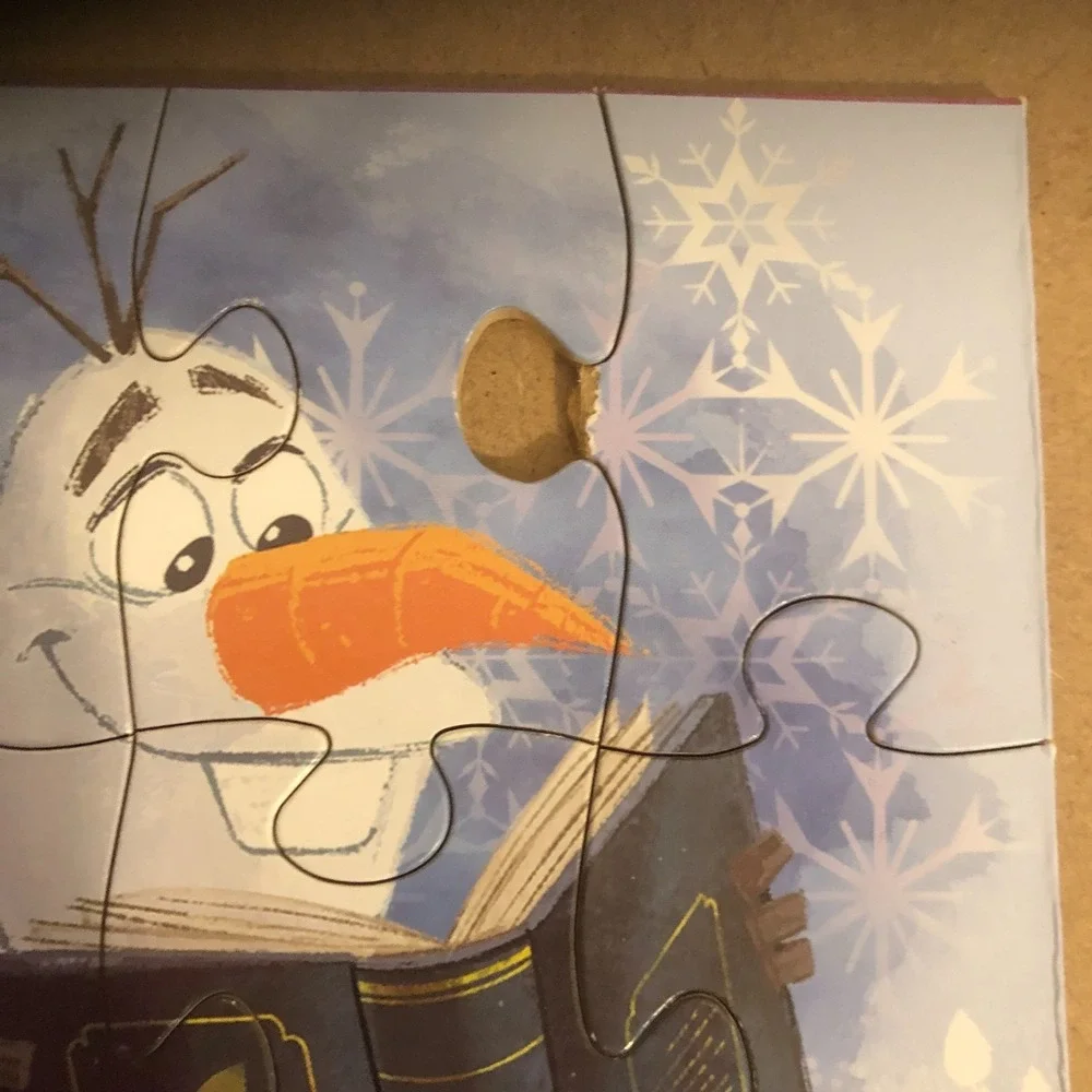 Disney Frozen II 5 WOODEN PUZZLES w/WOOD Storage BOX